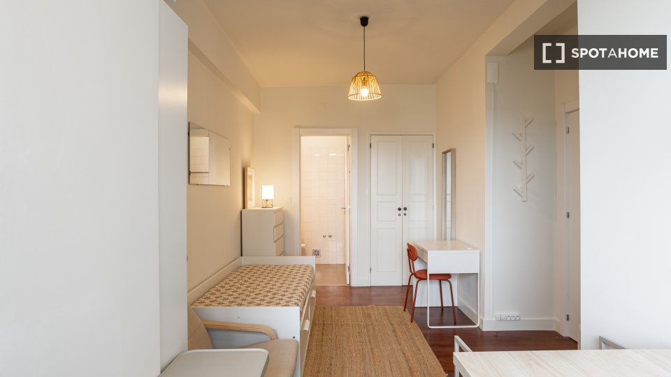 Apartment mono Lisbon, 30m² — photo 14
