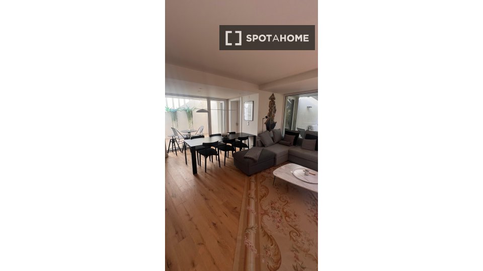 Apartment Lisbon, 2 beds, 104m² — photo 19