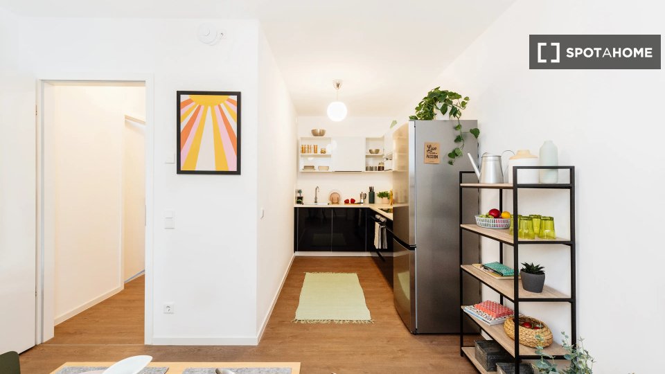 Double room Berlin, 3 beds, 83m² — photo 24