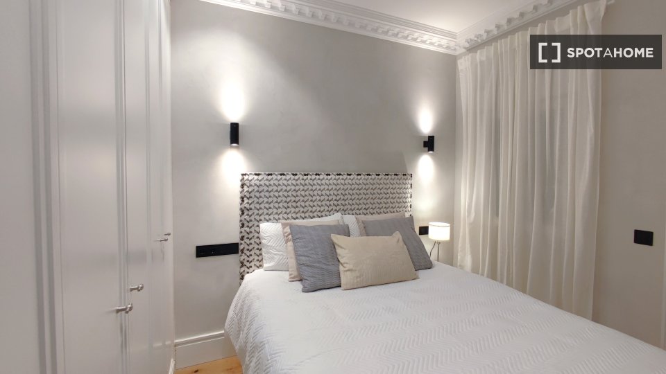 Apartment Madrid, 2 beds, 43m² — photo 2