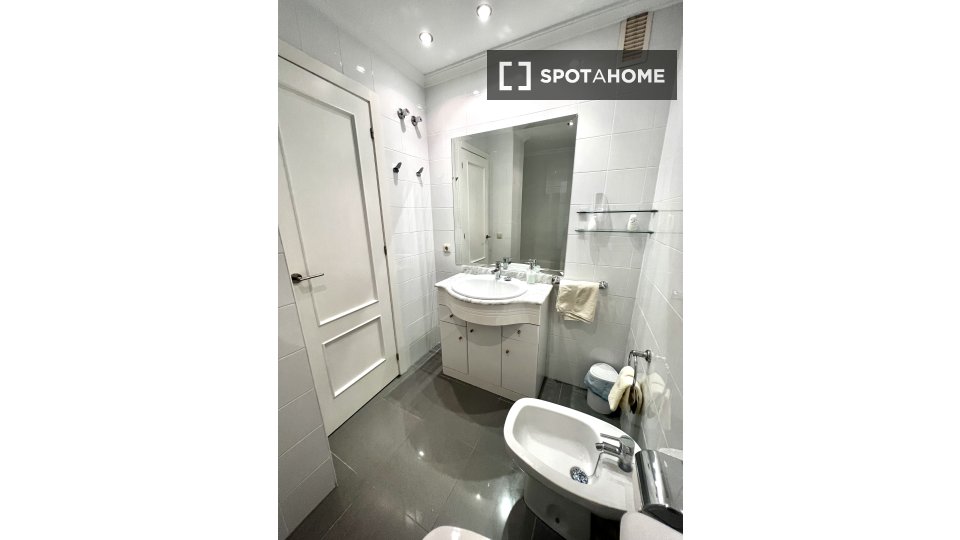Apartment Seville, 3 beds, 110m² — photo 5