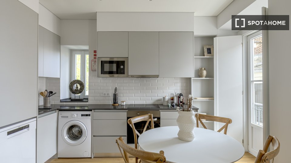 Apartment Lisbon, 1 bed — photo 5