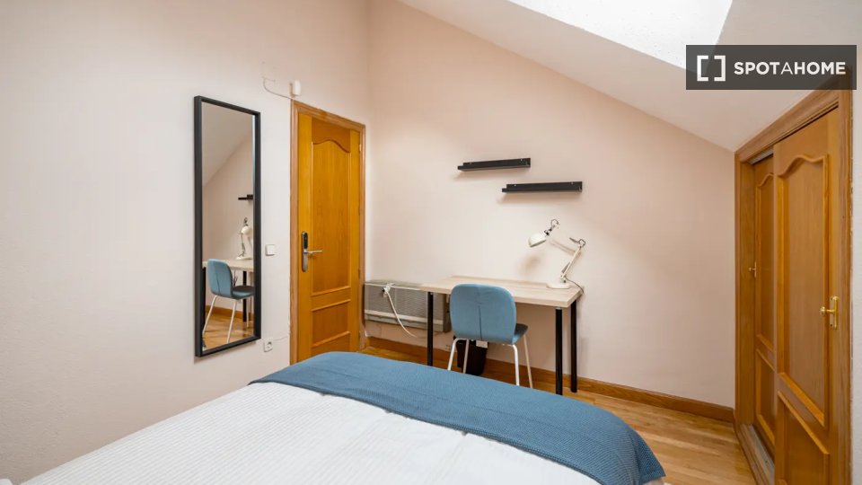 Double room Madrid, 10 beds — photo 14