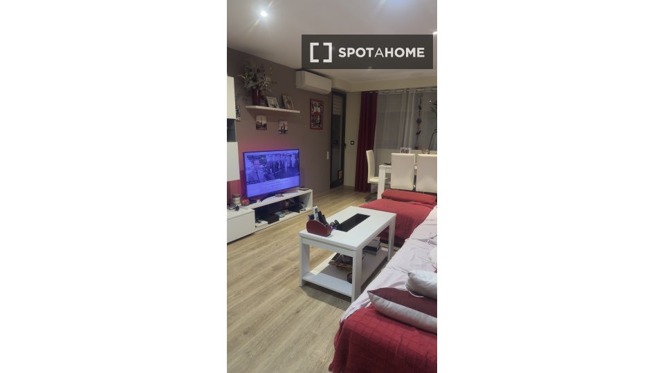 Double room Valencia, 2 beds, 100m² — photo 3