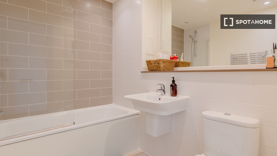 Apartment London, 2 beds — photo 15