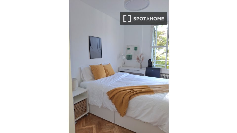 Double room Madrid, 6 beds — photo 4