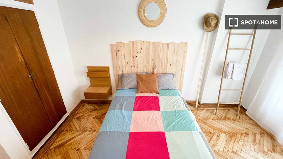 Double room Madrid, 7 beds — photo 10