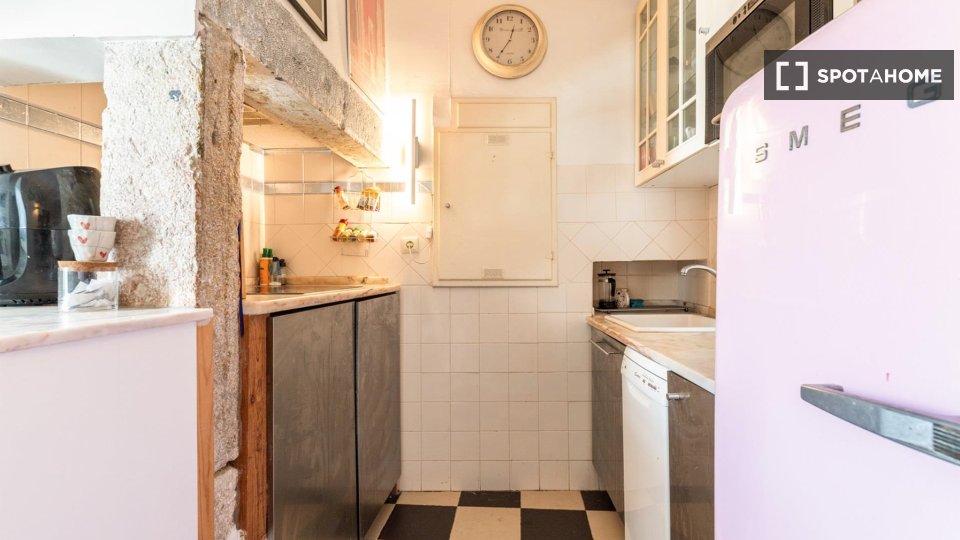 Apartment Lisbon, 3 beds, 77m² — photo 3