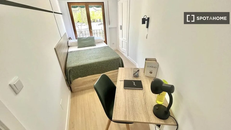 Double room Madrid, 6 beds — photo 31