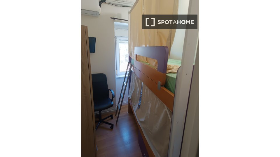 Double room Lisbon, 5 beds, 90m² — photo 64
