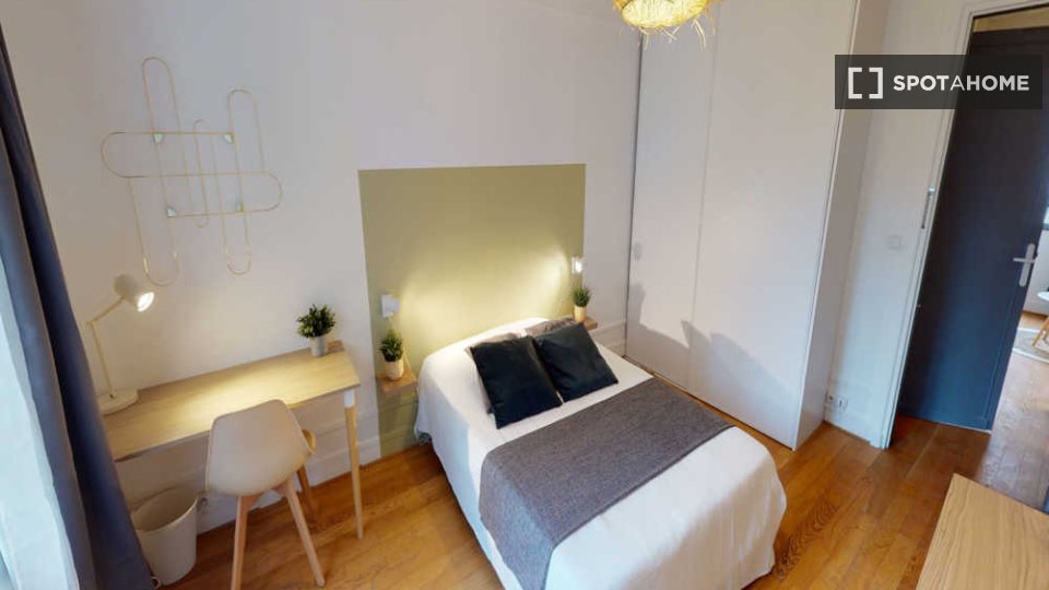 Double room Paris, 3 beds, 80m² — photo 6