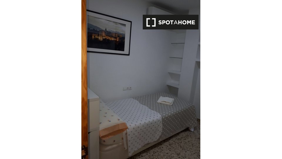 Double room Granada, 4 beds — photo 1