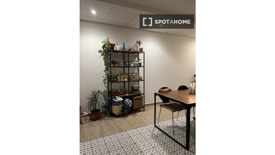 Double room Barcelona, 3 beds, 32m² — photo 5