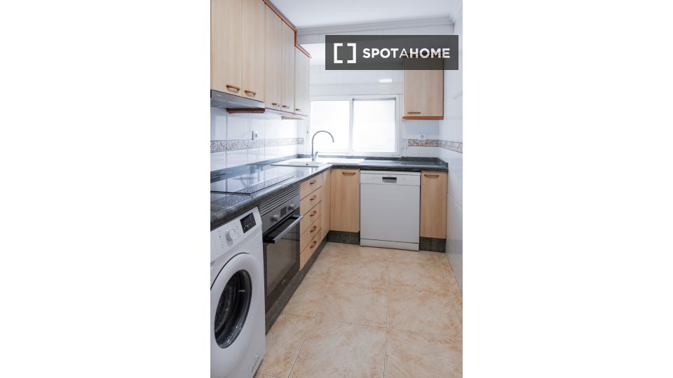 Apartment Valencia, 3 beds, 75m² — photo 47