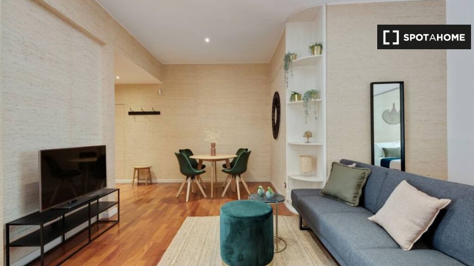 Apartment Milan, 2 beds, 90m² — photo 2
