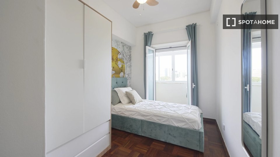 Double room Lisbon, 7 beds — photo 11