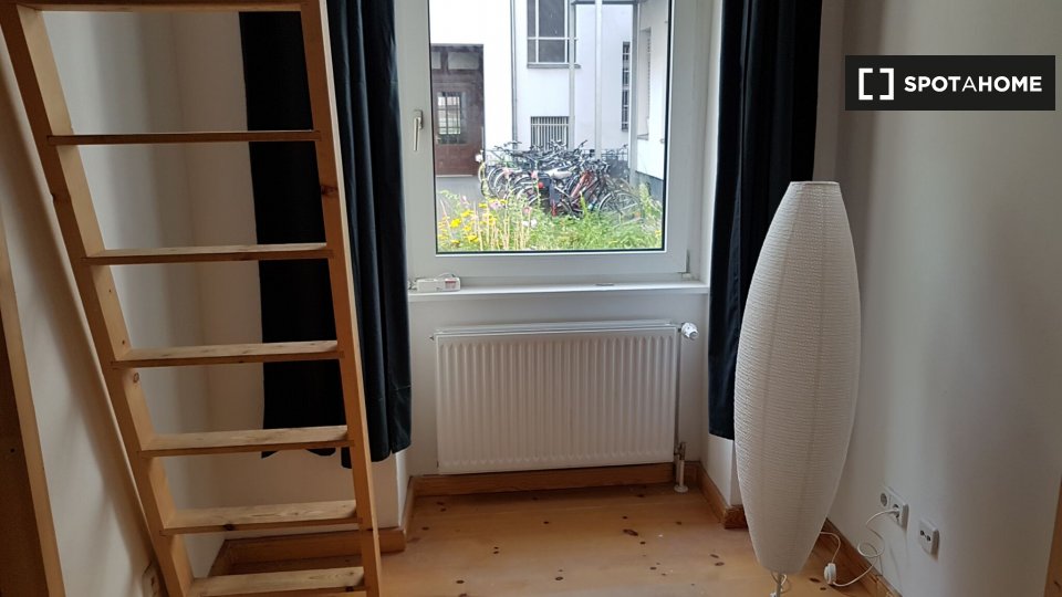 Double room Berlin, 5 beds, 100m² — photo 9