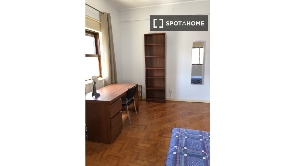 Apartment Coimbra, 4 beds — photo 19