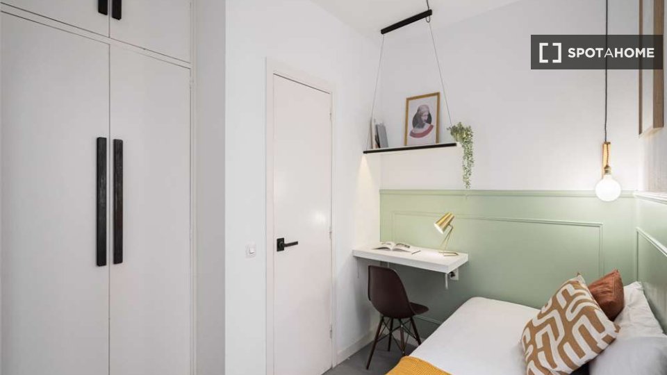 Double room Madrid, 67 beds — photo 6
