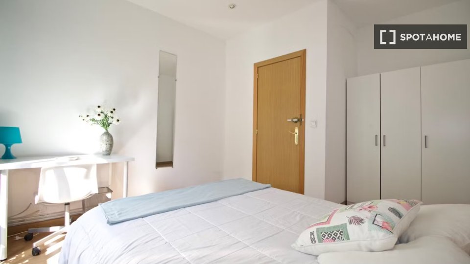 Double room Madrid, 6 beds, 200m² — photo 30