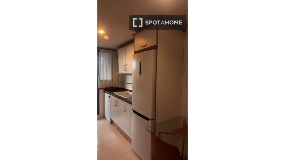 Double room Valencia, 3 beds, 120m² — photo 5