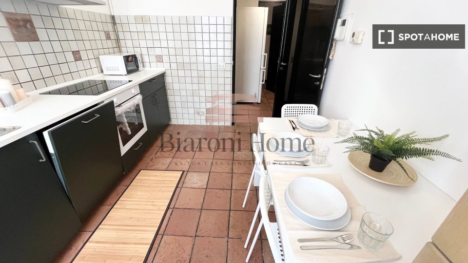 Double room Milan, 7 beds, 100m² — photo 6