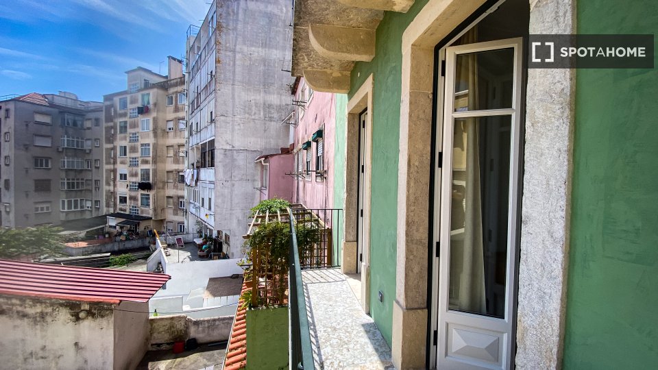 Apartment Lisbon, 2 beds, 62m² — photo 6