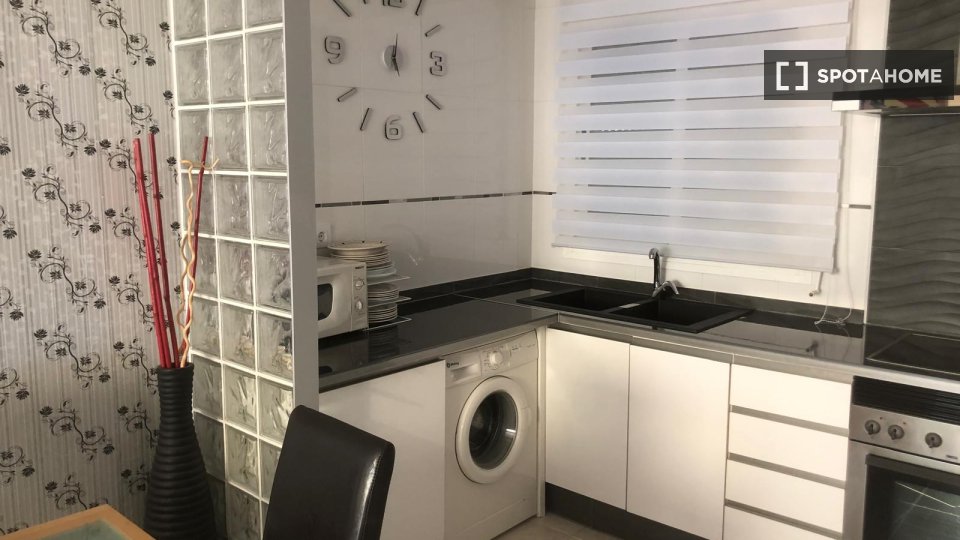Apartment Alicante, 2 beds, 92m² — photo 5