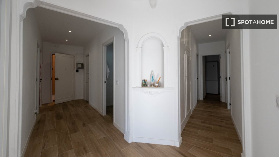 Double room Barcelona, 5 beds, 128m² — photo 41
