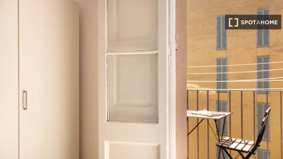 Double room Barcelona, 4 beds, 75m² — photo 5