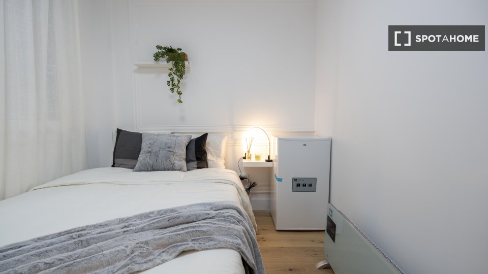 Double room Madrid, 7 beds — photo 21