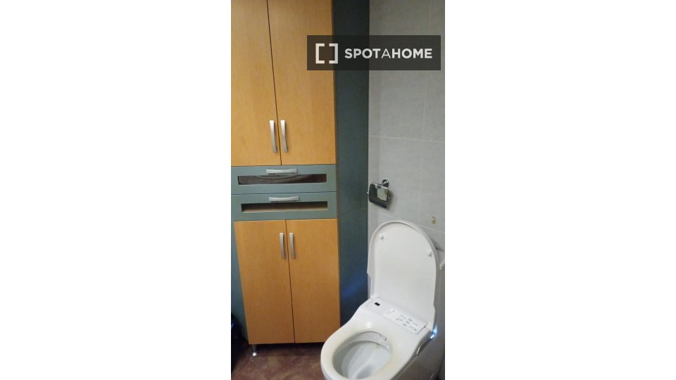 Double room Valencia, 5 beds, 110m² — photo 3