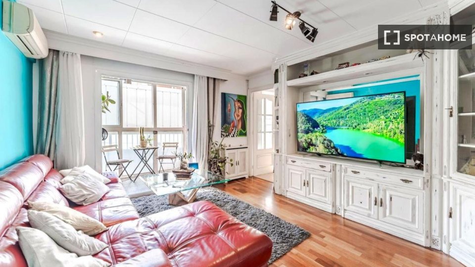 Apartment Barcelona, 3 beds, 67m² — photo 22