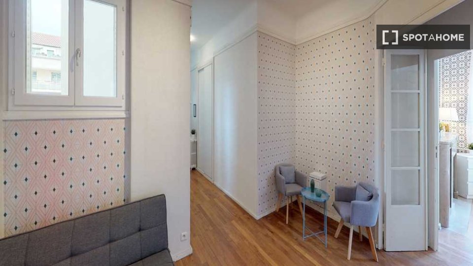 Double room Lyon, 5 beds, 110m² — photo 3