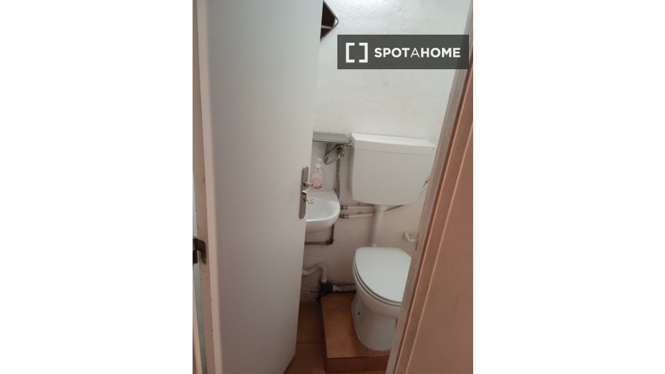 Double room Lisbon, 3 beds — photo 1