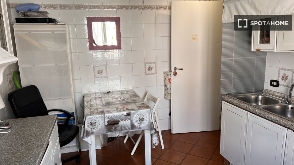 Double room Rome, 3 beds — photo 31
