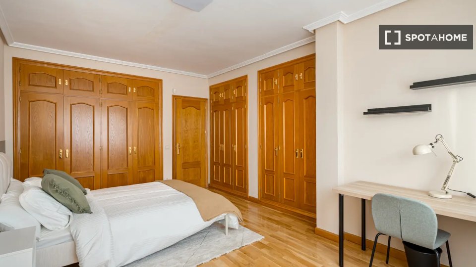 Double room Madrid, 10 beds — photo 14