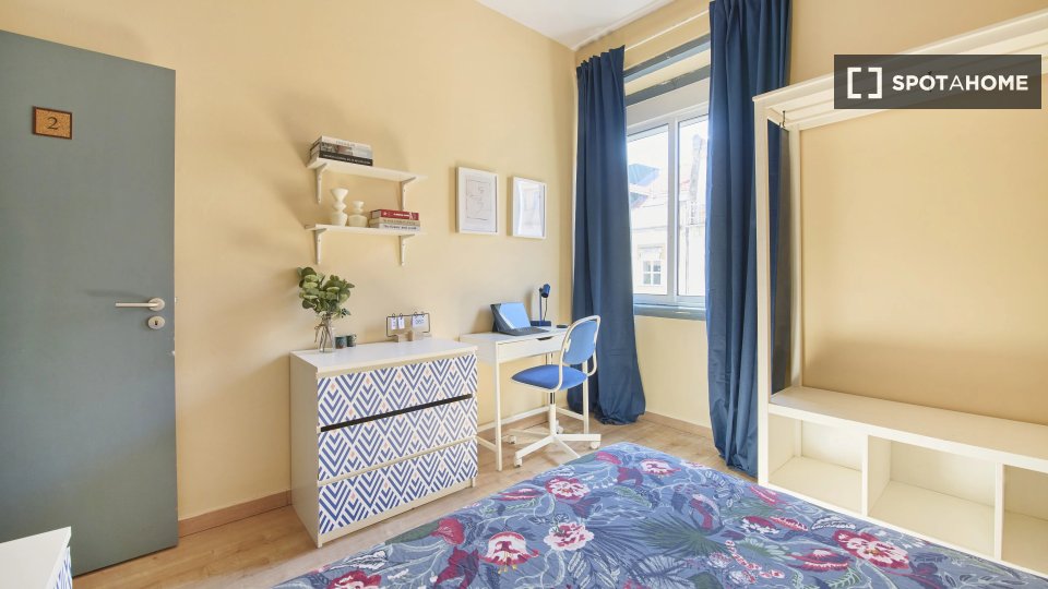 Double room Lisbon, 4 beds — photo 13