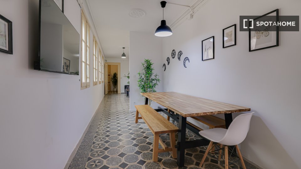 Double room Barcelona, 17 beds, 400m² — photo 9