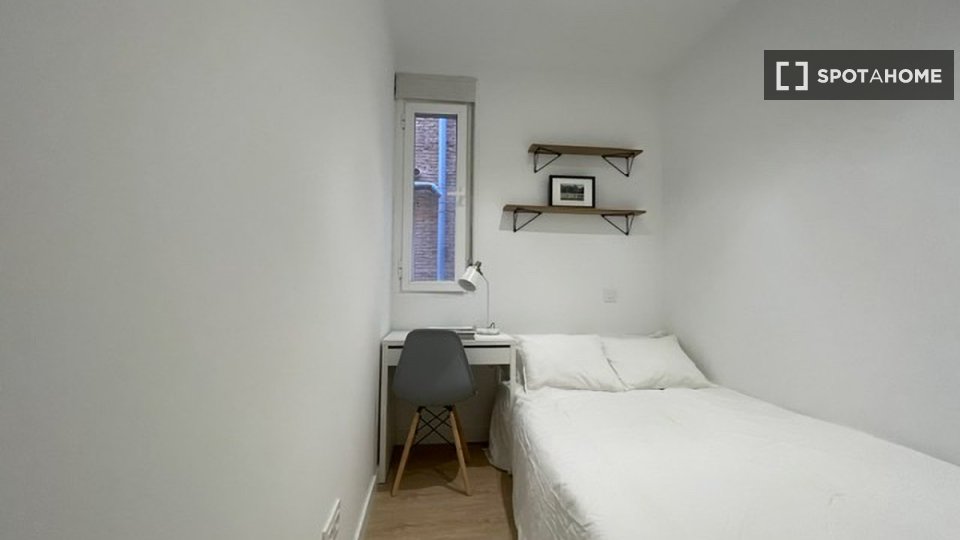 Double room Madrid, 12 beds — photo 3