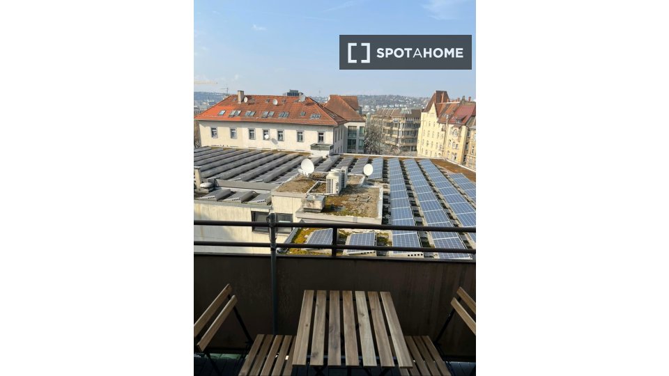 Double room Stuttgart, 3 beds, 80m² — photo 3