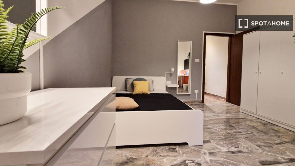 Double room Bologna, 3 beds — photo 9