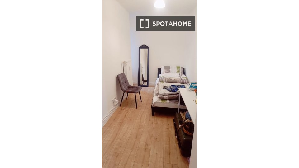 Double room Berlin, 4 beds, 75m² — photo 11
