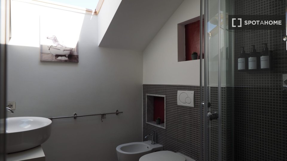 Double room Turin, 2 beds — photo 17
