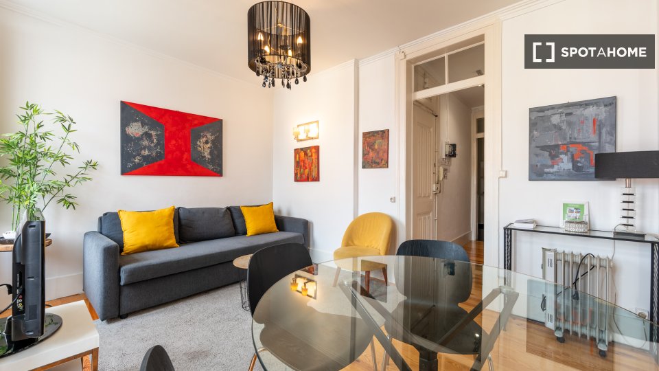 Apartment Lisbon, 2 beds, 85m² — photo 3