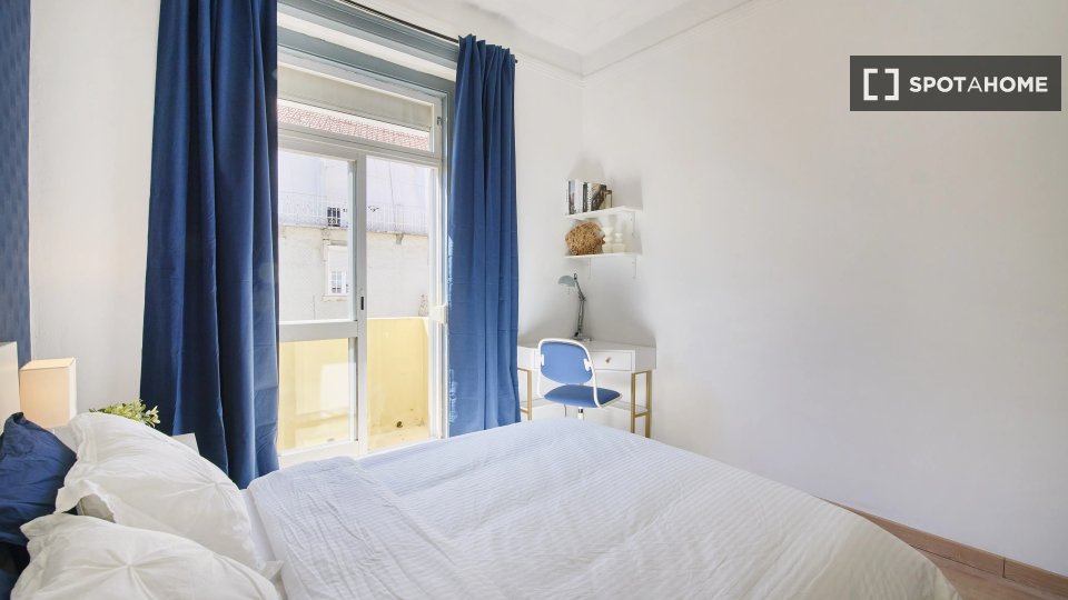 Double room Lisbon, 4 beds — photo 13