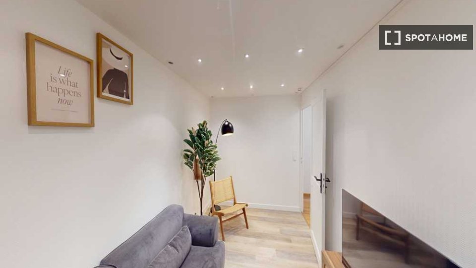 Double room Paris, 7 beds, 150m² — photo 3