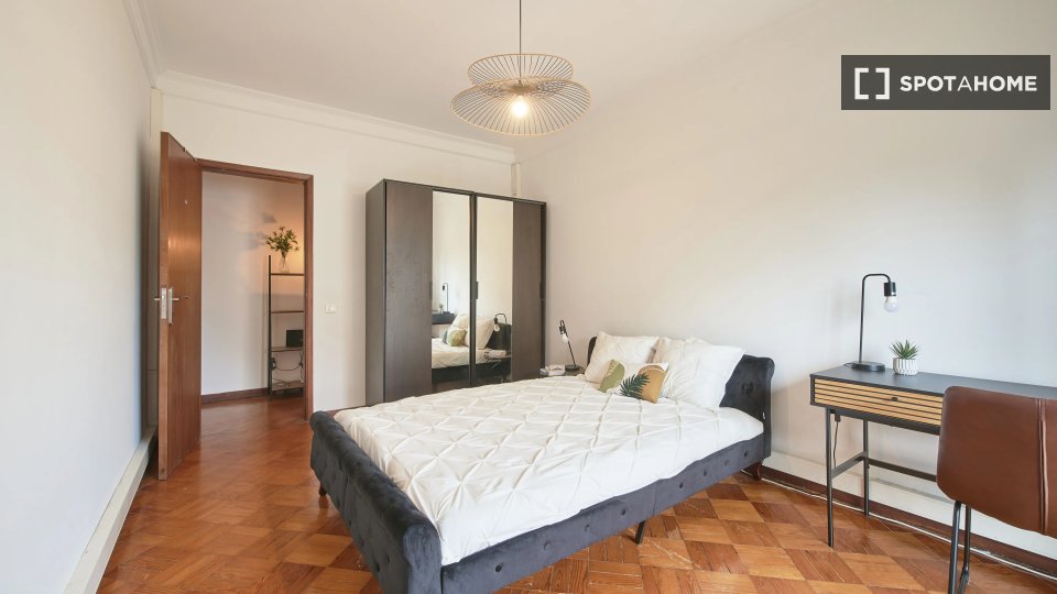 Double room Lisbon, 6 beds — photo 12