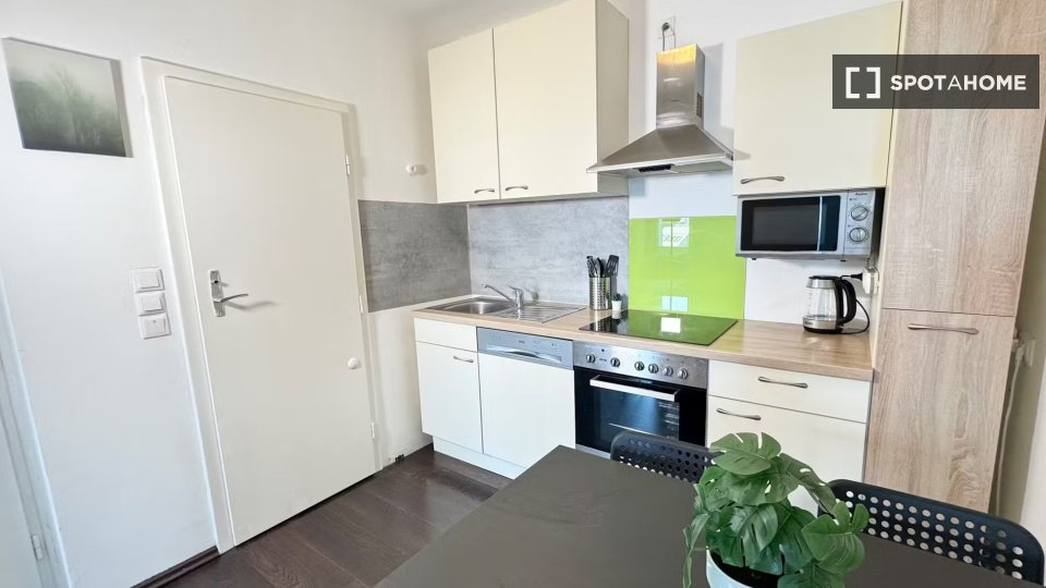 Double room Vienna, 3 beds, 48m² — photo 1