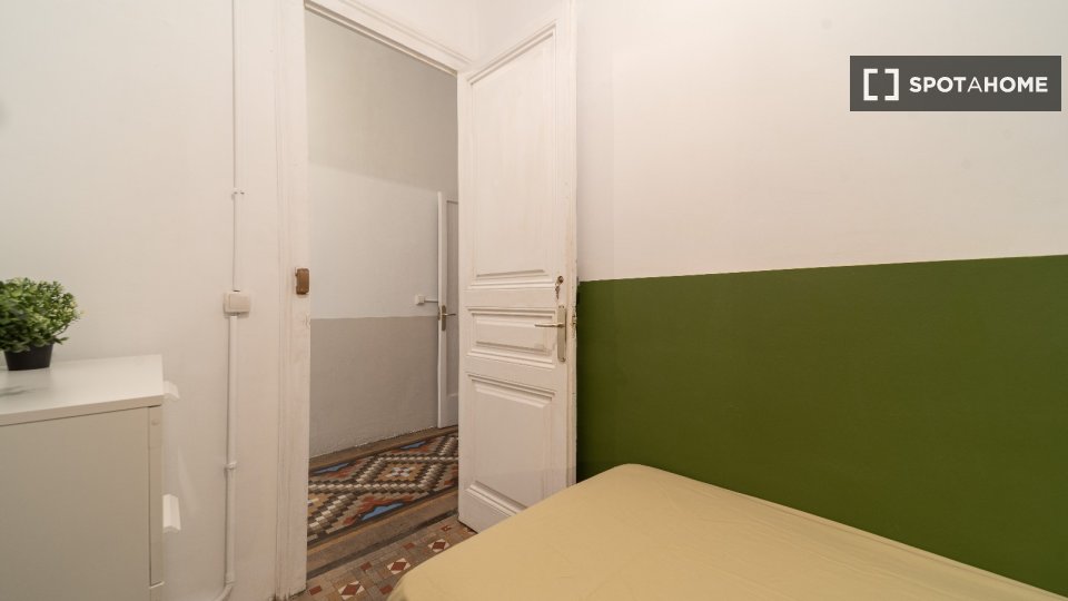 Double room Barcelona, 10 beds, 180m² — photo 12